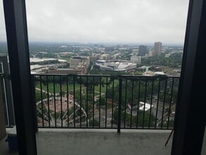 130 Luckie St NW, Unit 3010B in Atlanta, GA - Building Photo - Building Photo