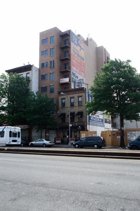 Greenwood Plaza in Brooklyn, NY - Foto de edificio