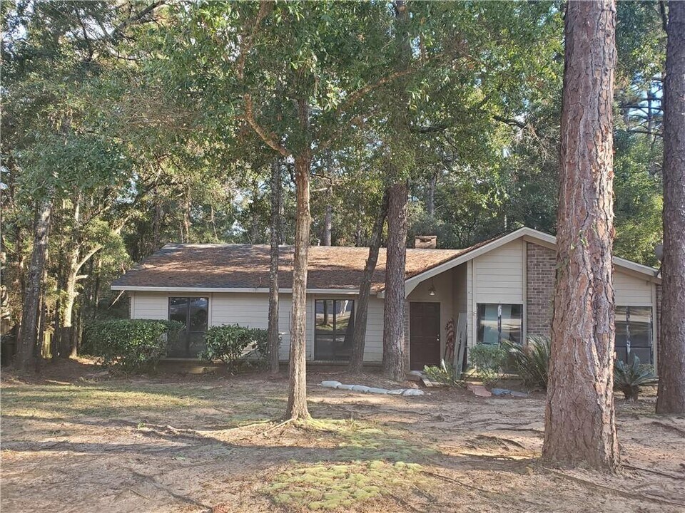 7157-7152 Burning Tree Ct in Mobile, AL - Building Photo
