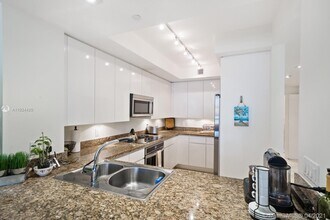 765 Crandon Blvd-Unit -111 in Miami, FL - Building Photo - Building Photo