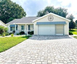 919 Camino Del Rey Dr in Lady Lake, FL - Building Photo