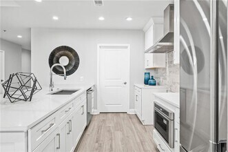 270 17th St in Atlanta, GA - Building Photo - Building Photo