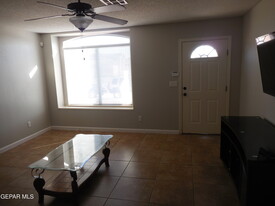 4757 Kiko A Fierro Dr in El Paso, TX - Building Photo - Building Photo