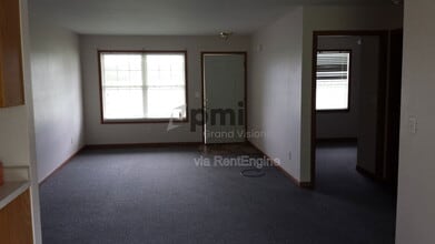 6381 IL-48 in Macon, IL - Building Photo - Building Photo