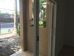 5743 NW 114th Path in Doral, FL - Building Photo - Building Photo