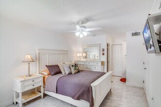 1715 Village Blvd in West Palm Beach, FL - Building Photo - Building Photo