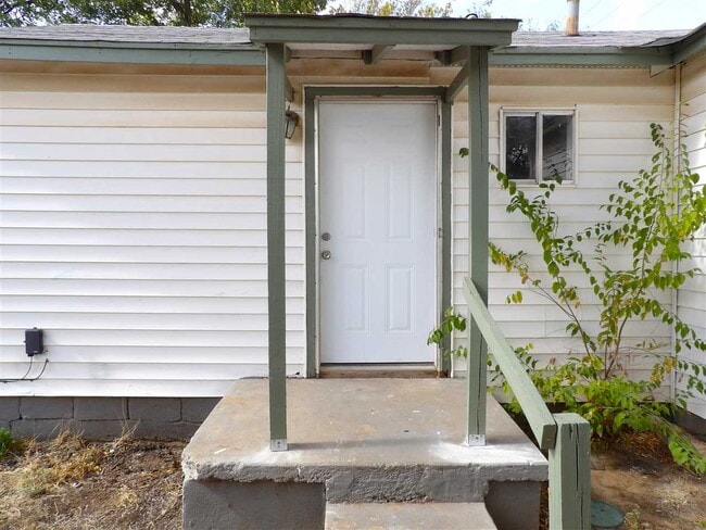 property at 2611 SW E Ave