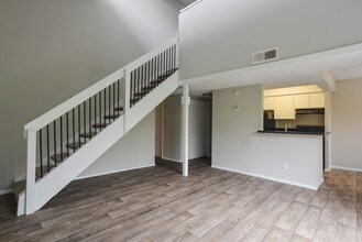 Timbercreek Apartments in Austin, TX - Building Photo - Interior Photo