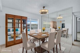 3990 NW 42nd Ave, Unit 403 in Lauderdale Lakes, FL - Building Photo - Building Photo