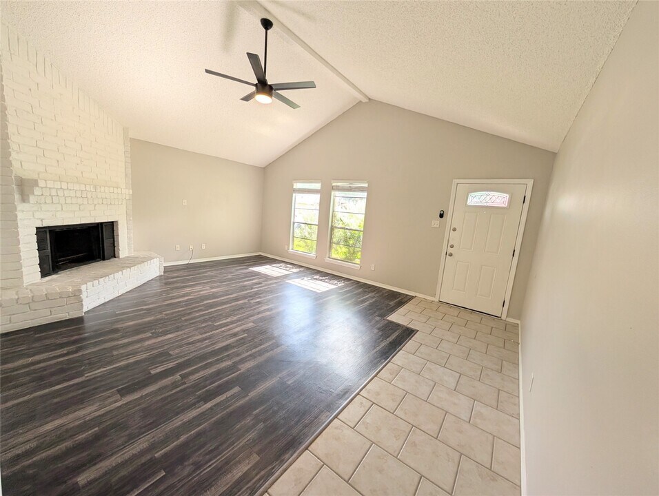 2039 Wigmaker Dr in Katy, TX - Building Photo