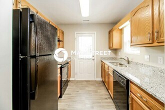 4201 Smith Farm Ln SE in Winston-Salem, NC - Building Photo - Building Photo