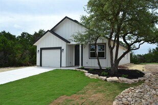 729 Canyon Bend in Canyon Lake, TX - Building Photo