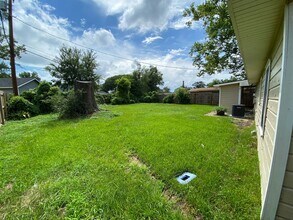 403 Bluebonnet Dr in Orange, TX - Building Photo - Building Photo