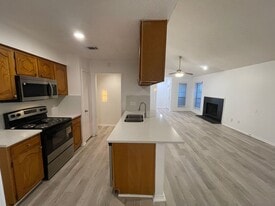 2422-2424 Sherry St in Arlington, TX - Building Photo