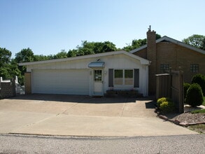 275 Lincoln Hall Rd in Elizabeth, PA - Building Photo - Building Photo