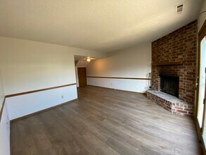 294 W Mountain St in Fayetteville, AR - Building Photo - Building Photo