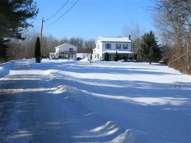 116 Clamsteam Rd in Clifton Park, NY - Building Photo