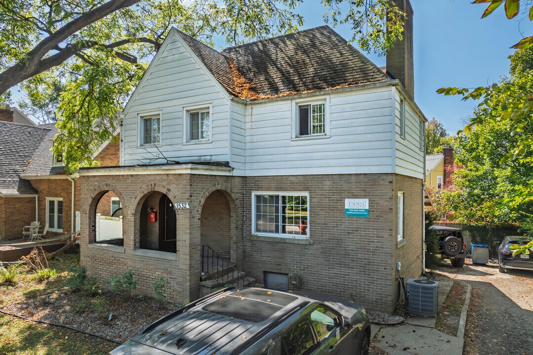 1532 Packard St in Ann Arbor, MI - Foto de edificio
