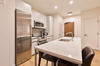 131 Seaport Blvd in Boston, MA - Building Photo - Building Photo
