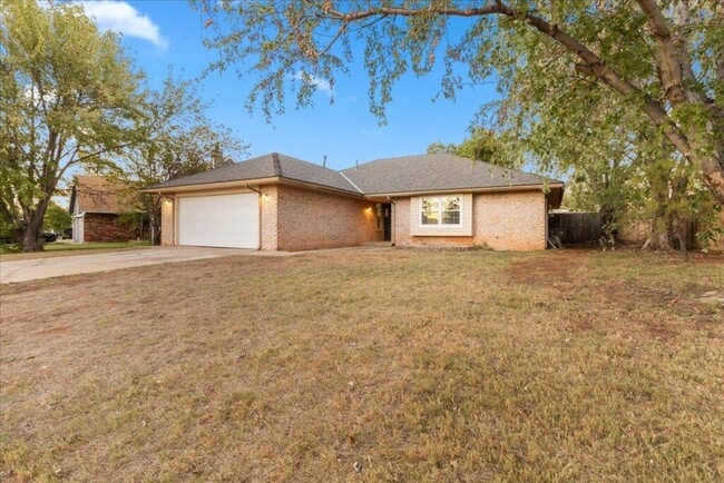 1104 S Hunters Glen Cir in Edmond, OK - Building Photo - Building Photo