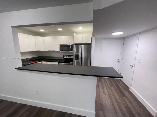 property at 4164 Inverrary Dr