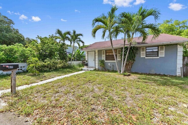 811 32nd St in West Palm Beach, FL - Building Photo - Building Photo