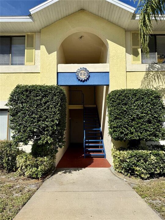 90 Hidden Lake Dr in Sanford, FL - Building Photo