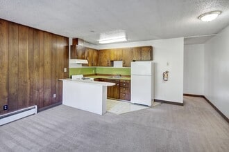 Country Lane in Anchorage, AK - Building Photo - Building Photo
