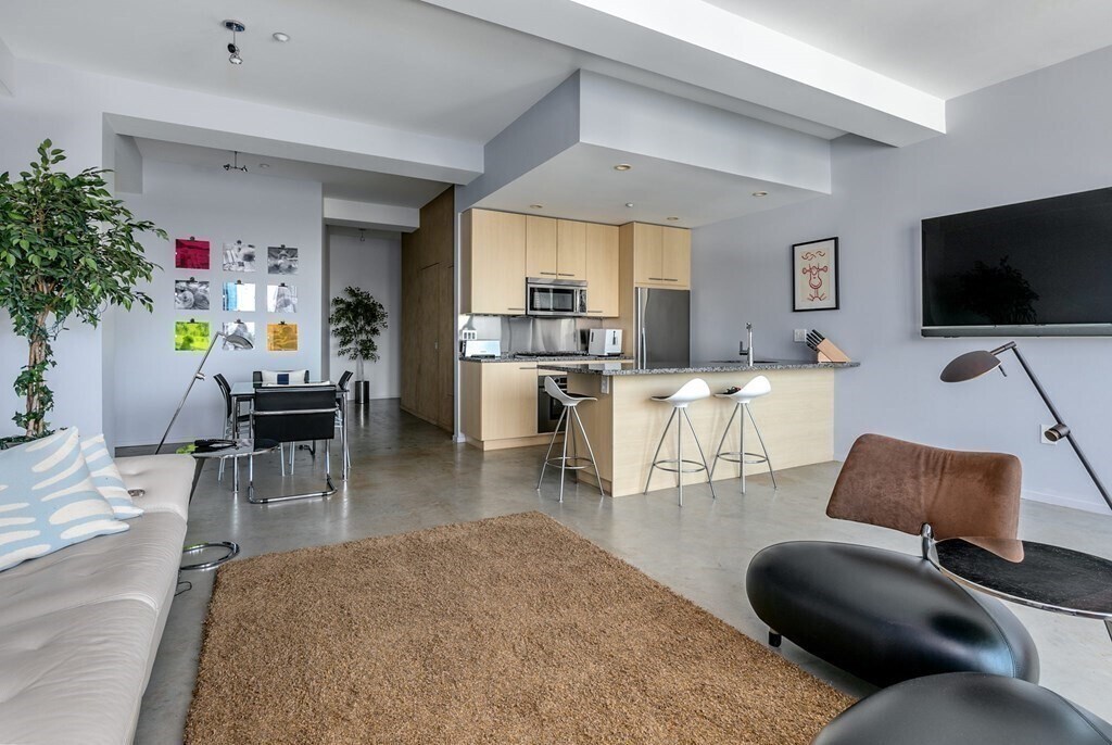 1166 Washington St, Unit 205 in Boston, MA - Foto de edificio