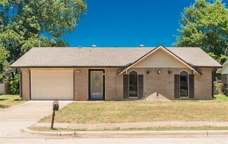 502 Campfire Dr in Grand Prairie, TX - Building Photo