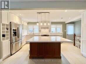 25 Dunlace Dr in Toronto, ON - Building Photo - Building Photo