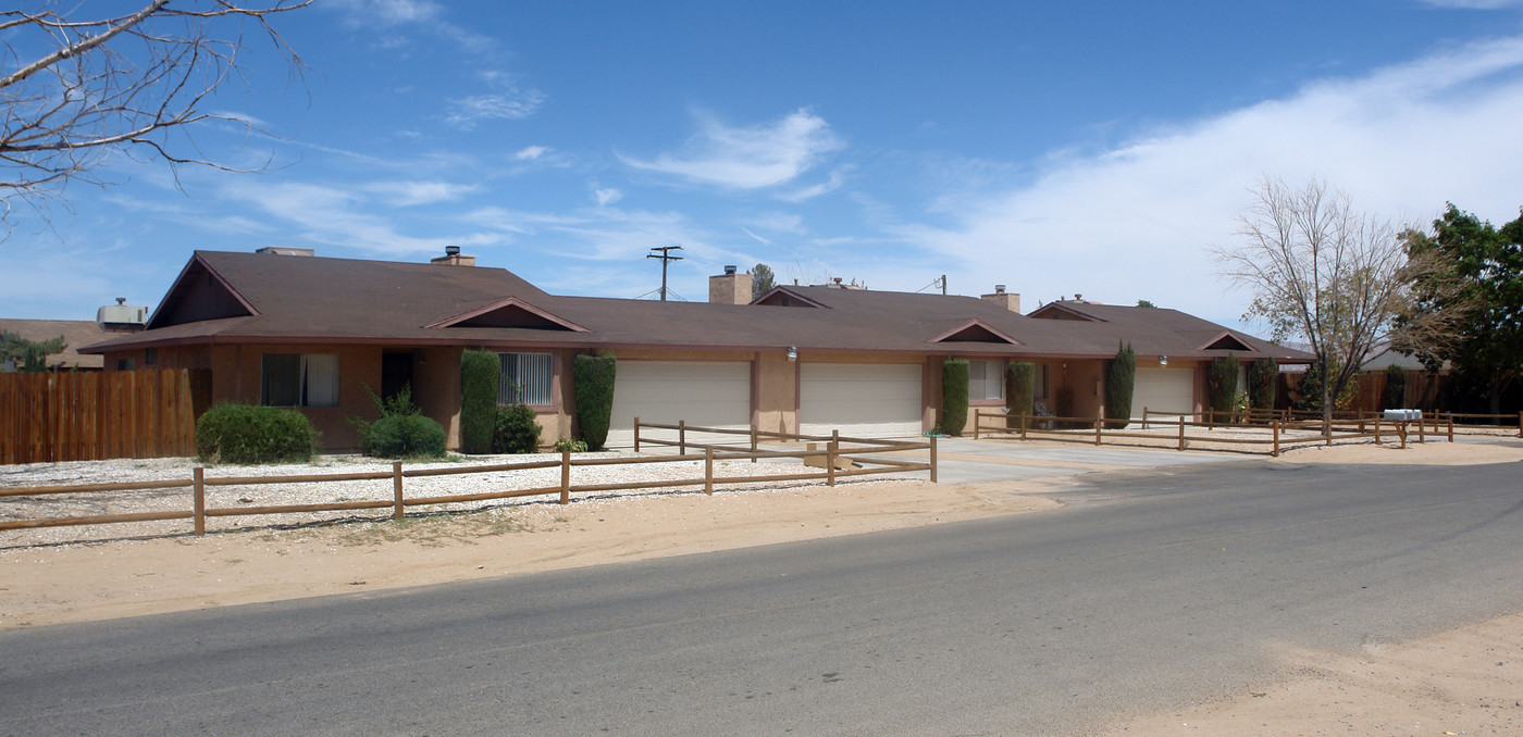 20920 Little Beaver Rd in Apple Valley, CA - Building Photo