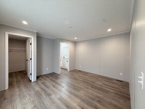 52871 N Zacharias Ct in Chesterfield, MI - Foto de edificio - Building Photo