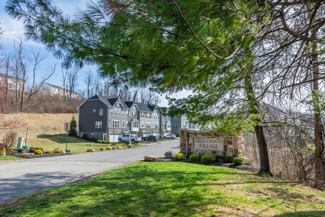 404 Greenwood Dr in Canonsburg, PA - Building Photo - Building Photo