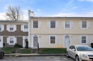 5739 Bramblegate Rd, Unit E in Greensboro, NC - Building Photo