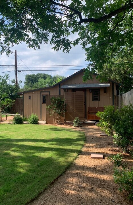 623 W Mulberry Ave in San Antonio, TX - Foto de edificio