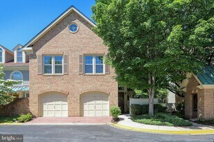 5717 Balsam Grove Ct, Unit Oliver in North Bethesda, MD - Building Photo