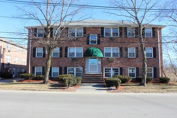 Mystic Pond Condominiums in Methuen, MA - Building Photo - Building Photo