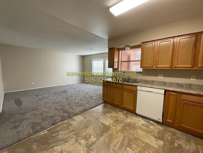 2203 N Tucker Ave in Farmington, NM - Building Photo - Building Photo