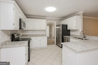 911 Rolling Meadows Dr in Loganville, GA - Building Photo - Building Photo