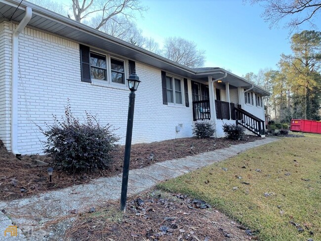 6021 Labama Dr in Mableton, GA - Building Photo - Building Photo