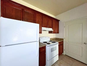 1601 Jacaman Rd in Laredo, TX - Building Photo - Building Photo