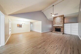 940 Holly Ln in Cedar Hill, TX - Building Photo - Building Photo