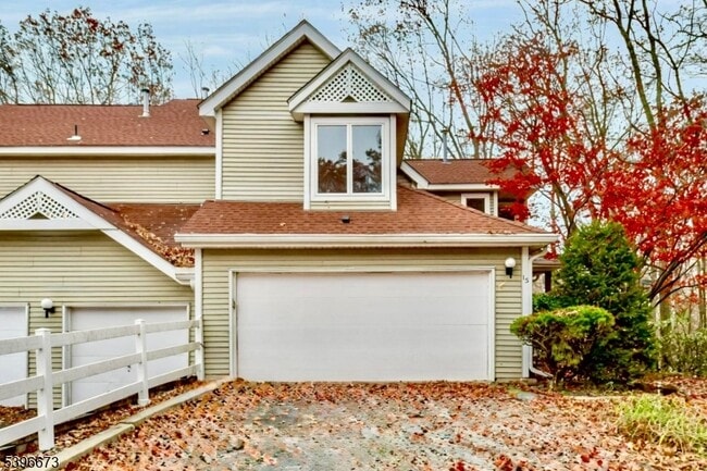 property at 15 Stonehouse Ct