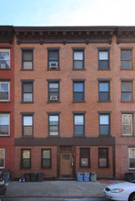 447 Hicks St in Brooklyn, NY - Foto de edificio - Building Photo