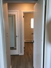 2415 8th Ave N-Unit -#4 in Seattle, WA - Foto de edificio - Building Photo