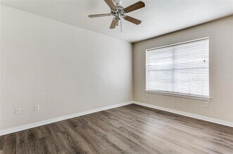 1008 Treys Ct in Sanger, TX - Foto de edificio - Building Photo