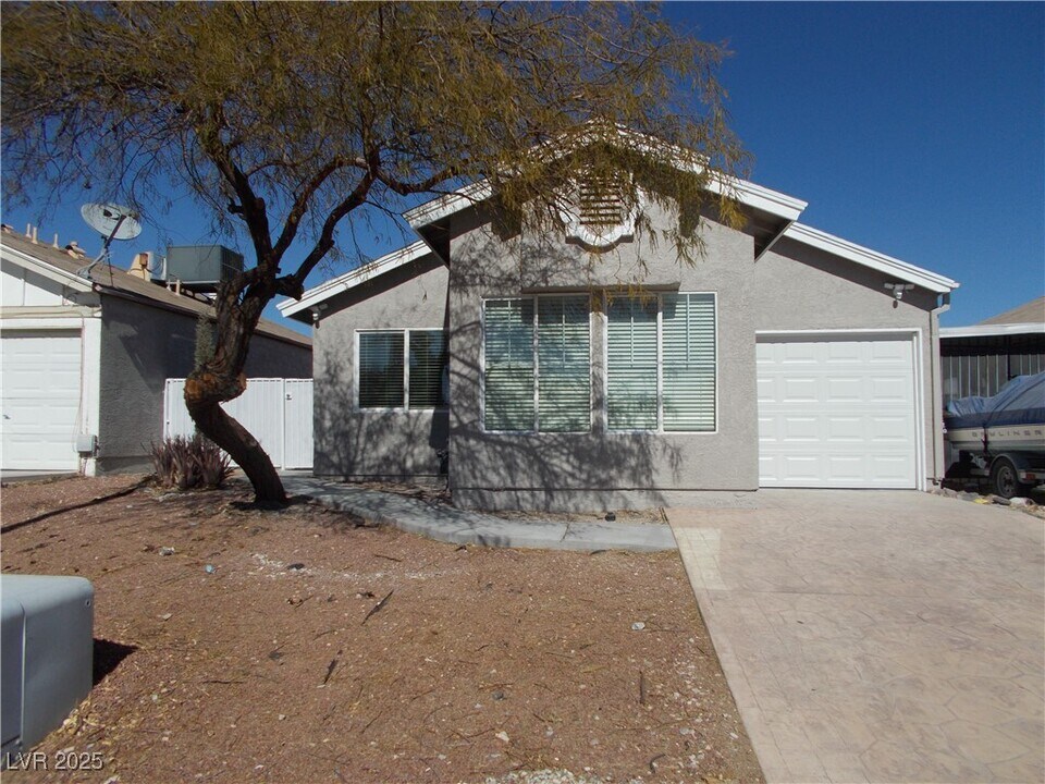 7344 Vireo Dr in Las Vegas, NV - Building Photo