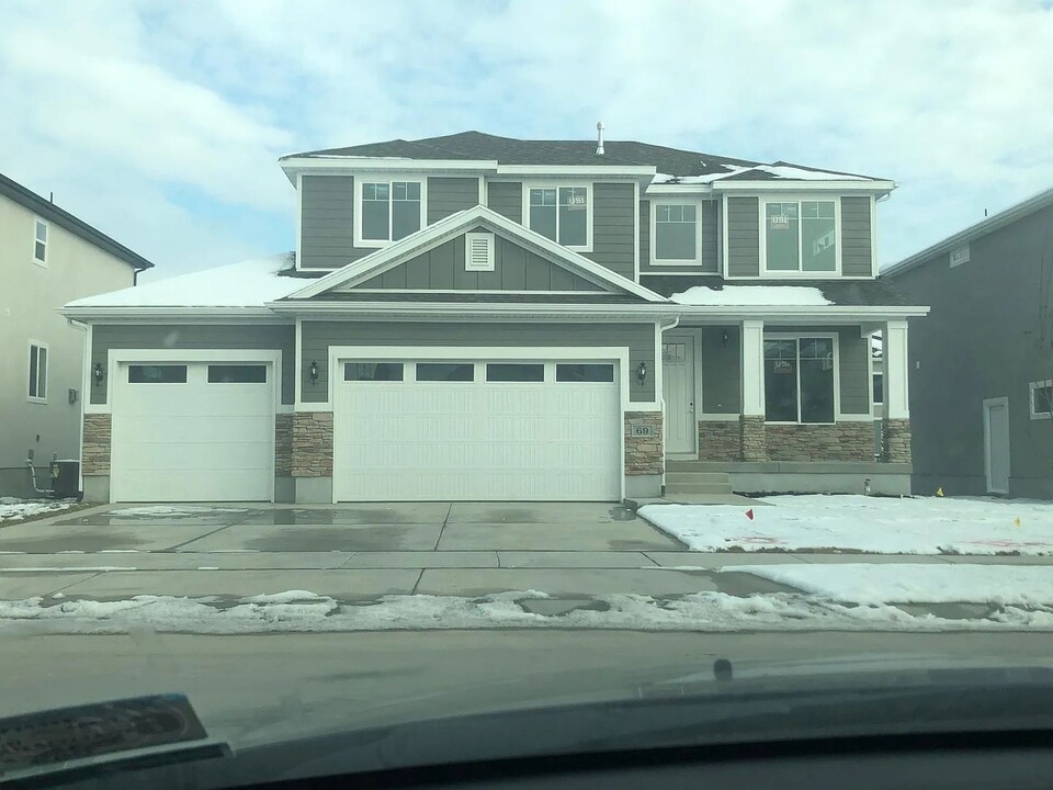 69 S Serrata Ln in Vineyard, UT - Building Photo