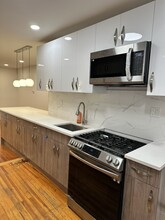 328 High St, Unit 2B in Burlington, NJ - Building Photo - Building Photo